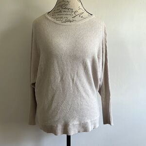 T Tahari sweater